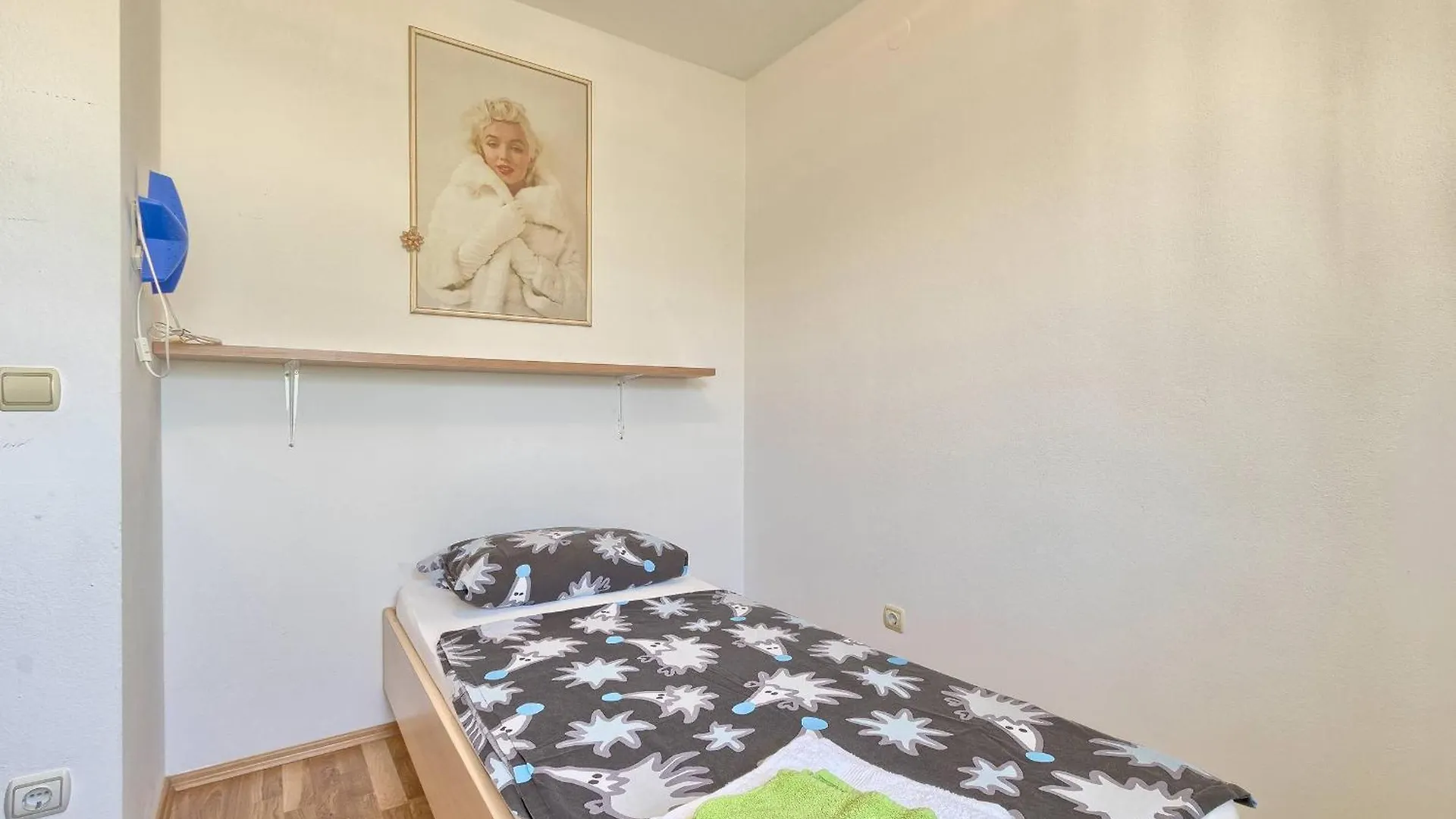 Family Villa Nicole Pula 0*,  Croatia
